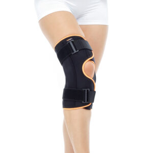 Orlex ORX-DZ18 menteşeli önü tam açık dizlik siyah renkli, kolay giyilebilen tam destekli ortopedik dizlik