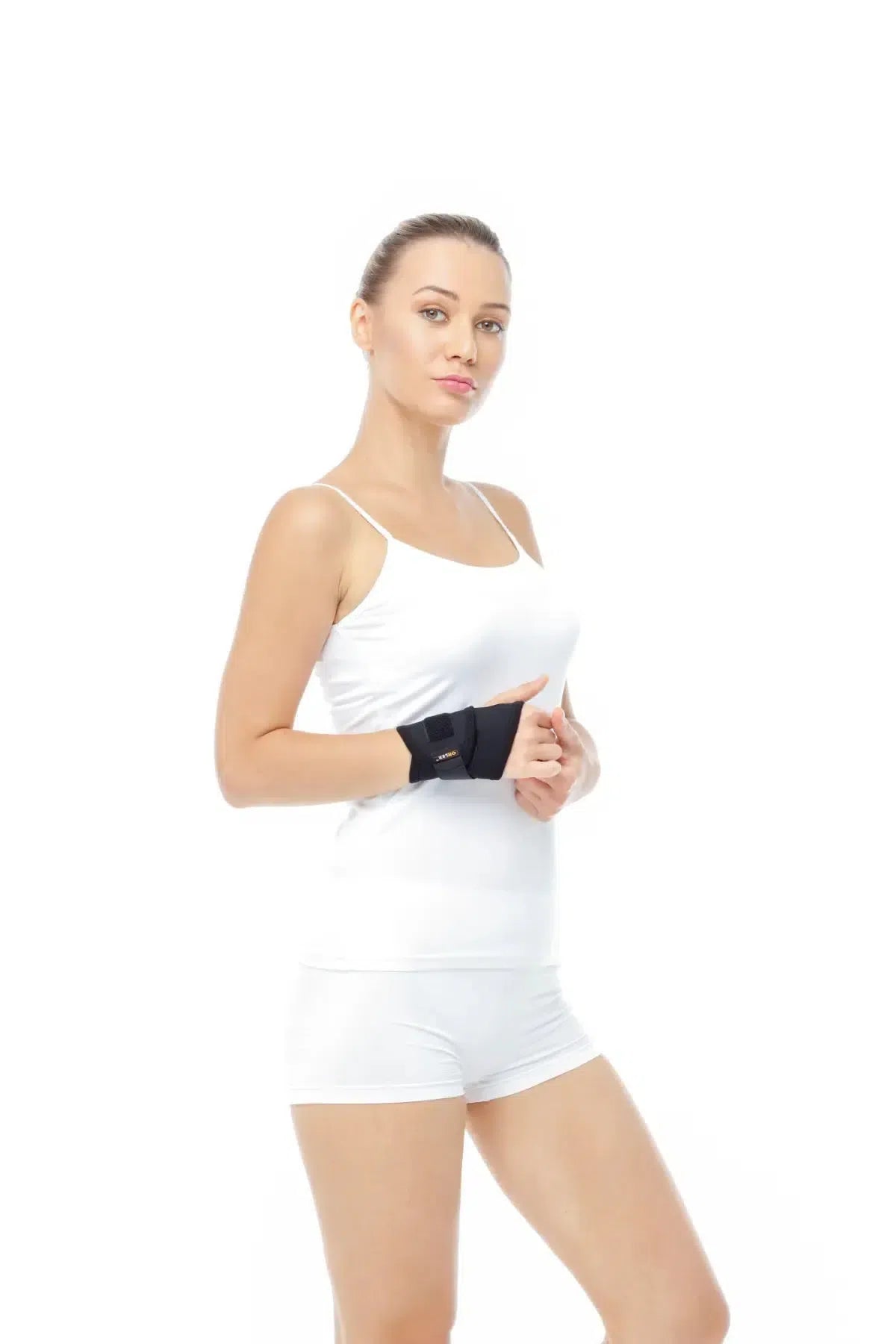 orx-e84-dampigo-ortopedi-el-bilek-bandaji-siyah-standart-sag-sol-orlex Dampigo ORX-E84, neopren el bileği bandajı. Bileği sarar, ısıyı korur, kan dolaşımını artırır. Spor ve günlük kullanımda koruma sağlar.